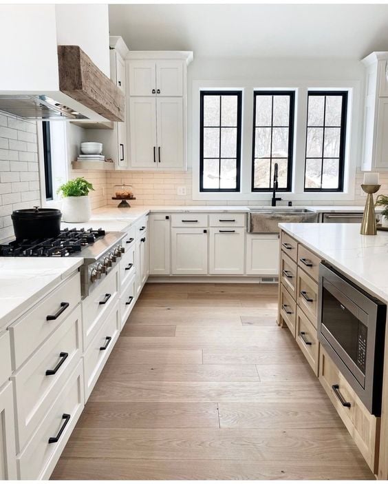 40 White Cabinets with Black Hardware Kitchen Ideas - NP