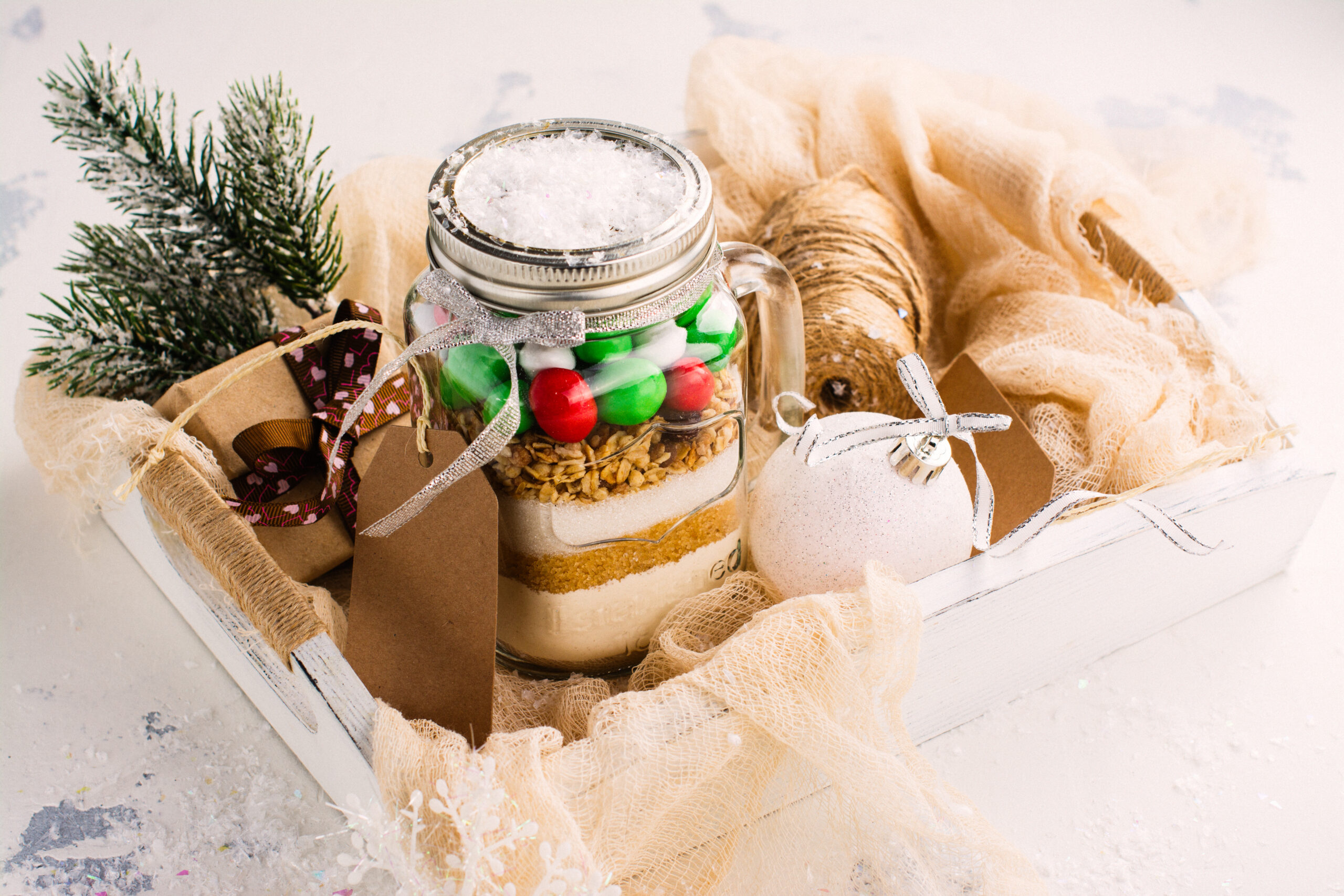 That Winsome Girl: DIY Gift Idea: Present Homemade Cookies in Mason Jars