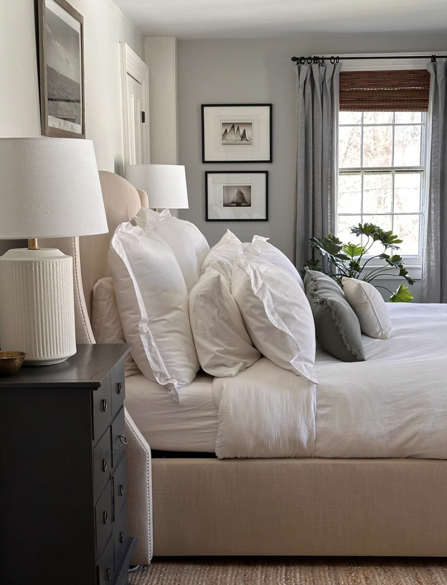 Craft the ultimate guest bedroom sanctuary with our top 10 tips! Discover how to blend coziness, functionality, and thoughtful touches to make your guests feel right at home.