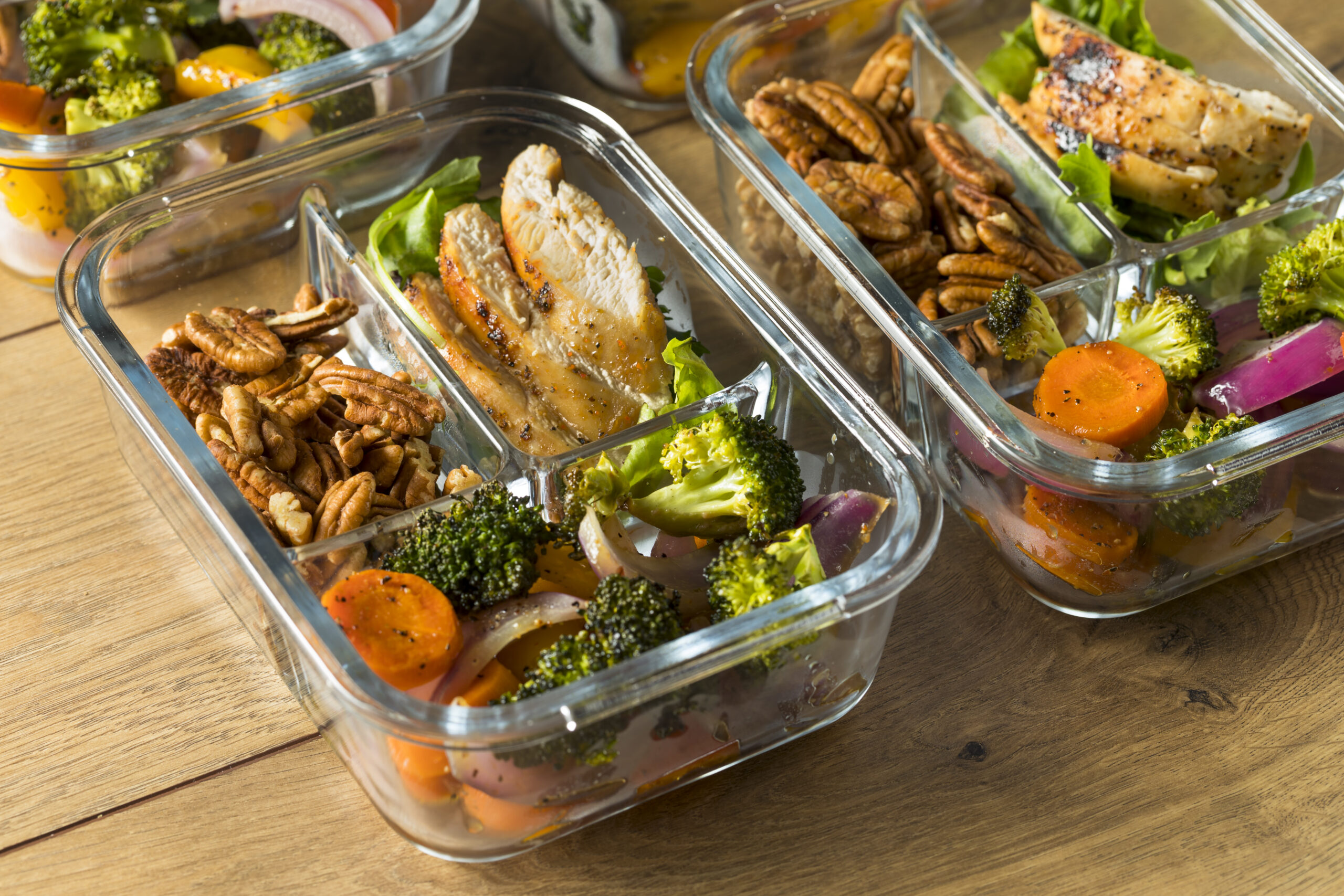 Discover top meal prep tips for students looking to save time and eat healthy during the week. Efficient, easy-to-follow guide for busy schedules. 