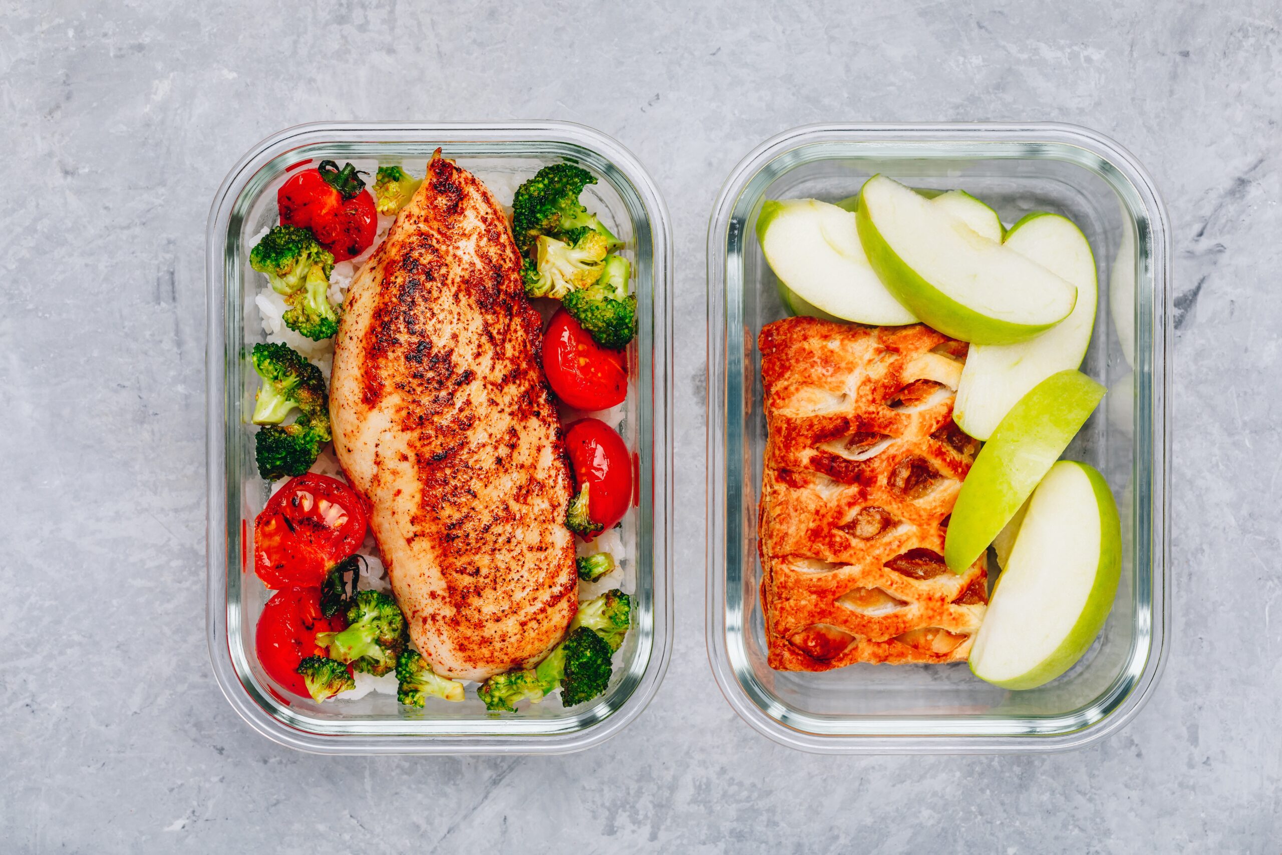 Discover top meal prep tips for students looking to save time and eat healthy during the week. Efficient, easy-to-follow guide for busy schedules.