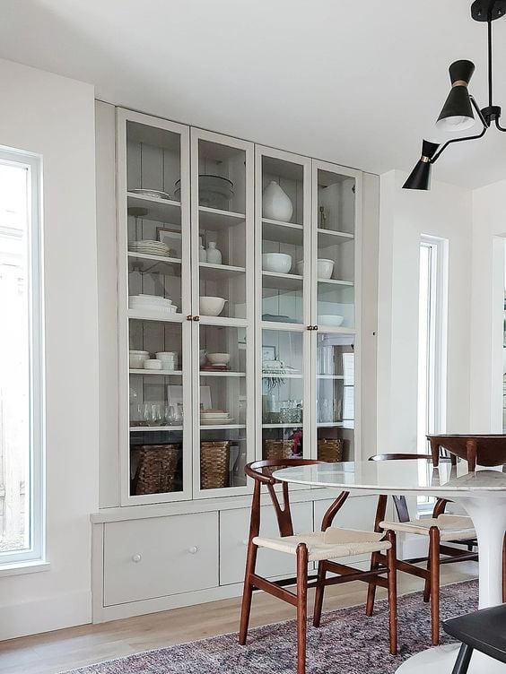 Elevate your dining room with custom built-ins that blend sophistication with practical storage – perfect for any style of home. Discover the beauty and functionality of dining room built-ins in this latest blog post.