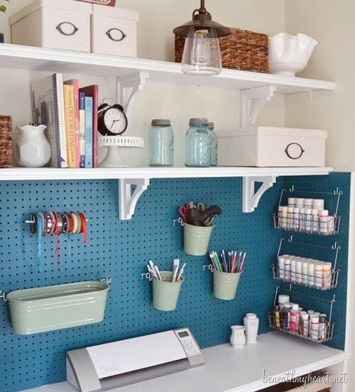 Looking to give your rooms a fresh vibe with a functional twist? Explore these top 25 easy pegboard wall ideas to spruce up any space in your home with stylish and practical flair.