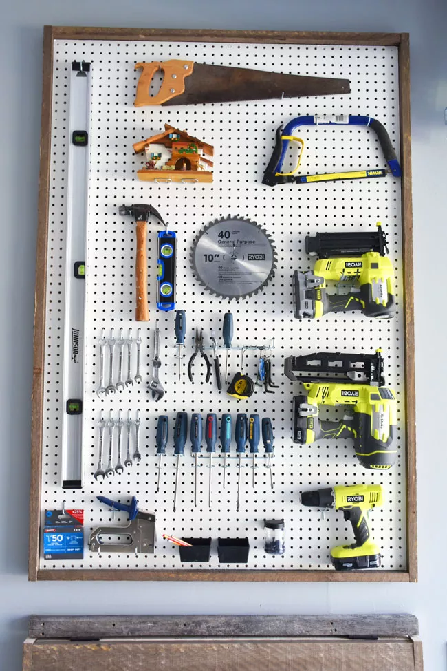 Looking to give your rooms a fresh vibe with a functional twist? Explore these top 25 easy pegboard wall ideas to spruce up any space in your home with stylish and practical flair.