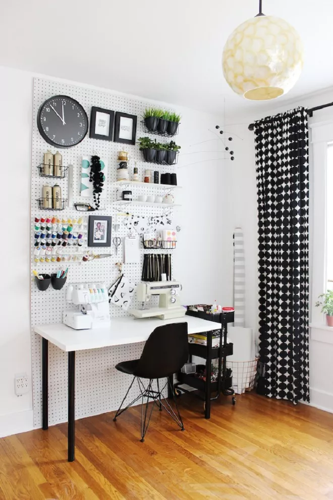 Looking to give your rooms a fresh vibe with a functional twist? Explore these top 25 easy pegboard wall ideas to spruce up any space in your home with stylish and practical flair.