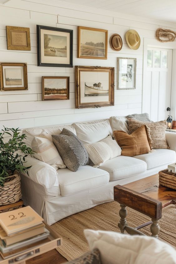 Dive into the cozy world of traditional farmhouse style with our expert guide. Discover how to blend rustic charm with modern flair to create a space that's all about warm welcomes and relaxed vibes. Your dreamy, homespun haven awaits!