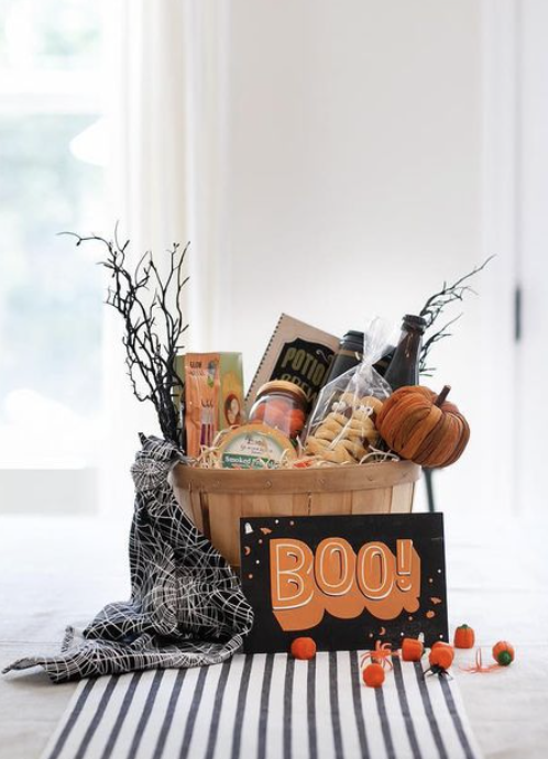 Surprise your wife or girlfriend this Halloween with theses boo basket ideas! Packed with tips on cozy, spooky, and sweet gifts, my guide helps you create a thoughtful surprise she'll absolutely adore. 