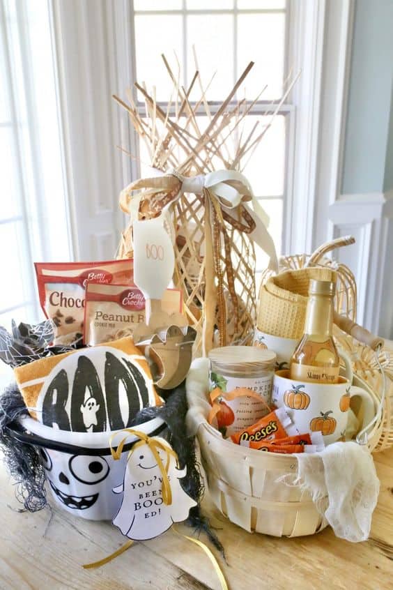 Surprise your wife or girlfriend this Halloween with theses boo basket ideas! Packed with tips on cozy, spooky, and sweet gifts, my guide helps you create a thoughtful surprise she'll absolutely adore.