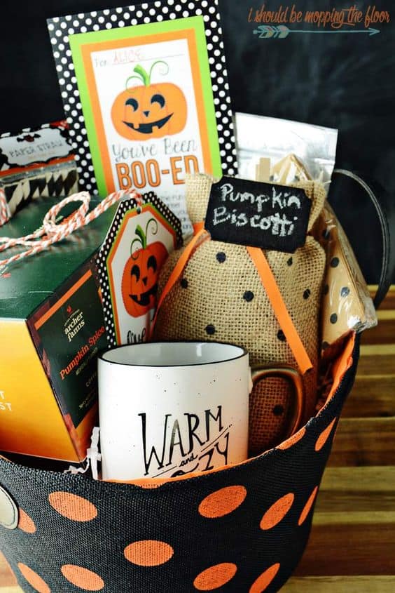 Surprise your wife or girlfriend this Halloween with theses boo basket ideas! Packed with tips on cozy, spooky, and sweet gifts, my guide helps you create a thoughtful surprise she'll absolutely adore.