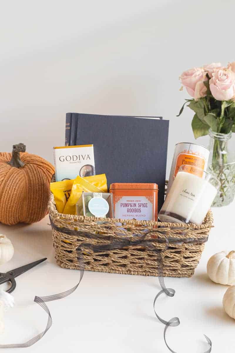 Surprise your wife or girlfriend this Halloween with theses boo basket ideas! Packed with tips on cozy, spooky, and sweet gifts, my guide helps you create a thoughtful surprise she'll absolutely adore.