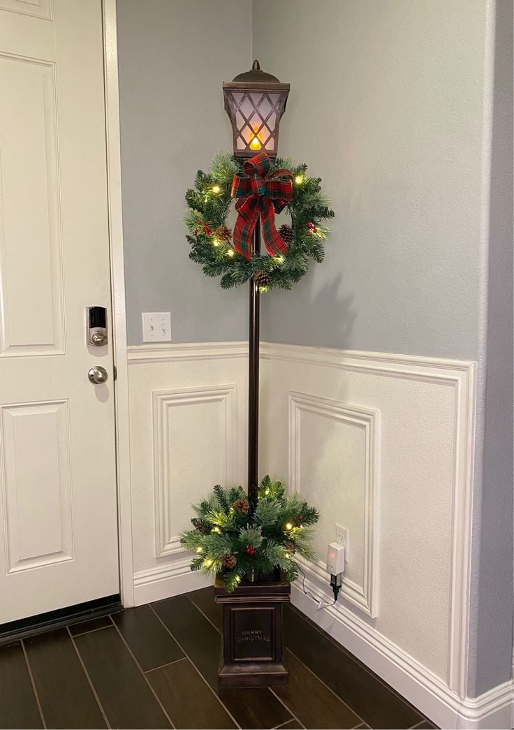 25 Festive Christmas Lamp Post Decor Ideas - Sprinkle a bit of holiday magic on your curb appeal with these top 25 Christmas lamp post decoration ideas! Discover ways to light up your street with a cozy, festive glow that’ll have neighbors smiling all season long.