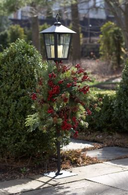 25 Festive Christmas Lamp Post Decor Ideas - Sprinkle a bit of holiday magic on your curb appeal with these top 25 Christmas lamp post decoration ideas! Discover ways to light up your street with a cozy, festive glow that’ll have neighbors smiling all season long.