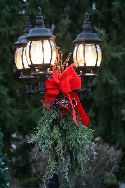 25 Festive Christmas Lamp Post Decor Ideas - Sprinkle a bit of holiday magic on your curb appeal with these top 25 Christmas lamp post decoration ideas! Discover ways to light up your street with a cozy, festive glow that’ll have neighbors smiling all season long.