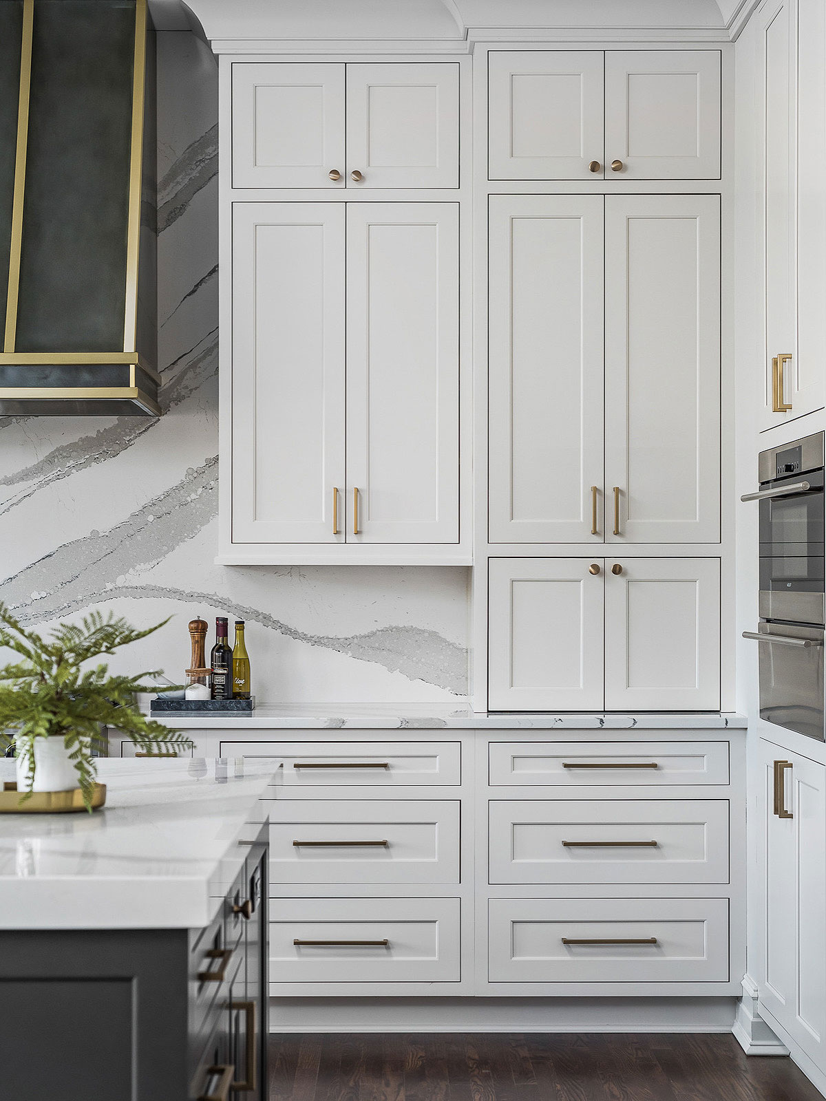 35 Beautiful White Kitchen with Brass Hardware Nikki's Plate