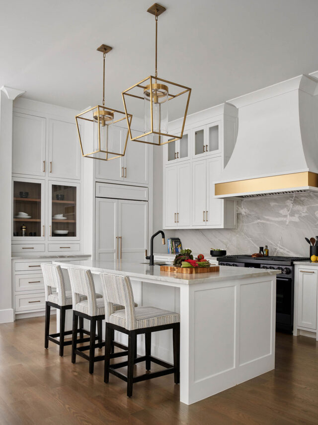 35 Beautiful White Kitchen Cabinets with Brass Hardware - Nikki's Plate