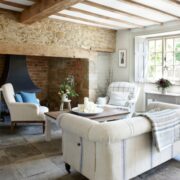 15 Best European Farmhouse Living Room Design Ideas - NP