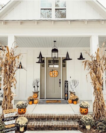 Outdoor Halloween Decoration Must Haves - Nikki's Plate