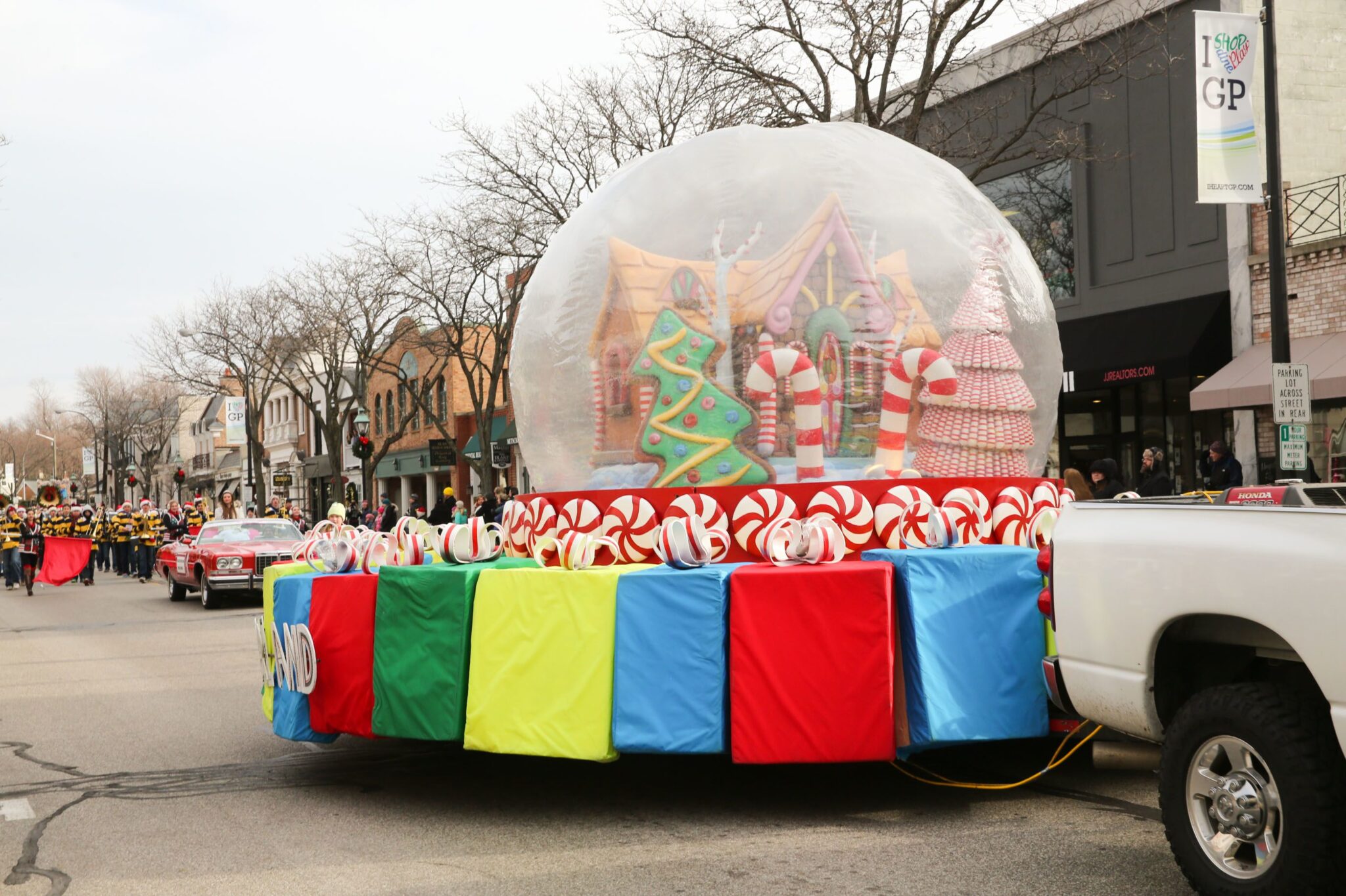 20 Genius Christmas Float Ideas Nikki's Plate