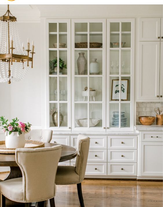 Elevate your dining room with custom built-ins that blend sophistication with practical storage – perfect for any style of home. Discover the beauty and functionality of dining room built-ins in this latest blog post.