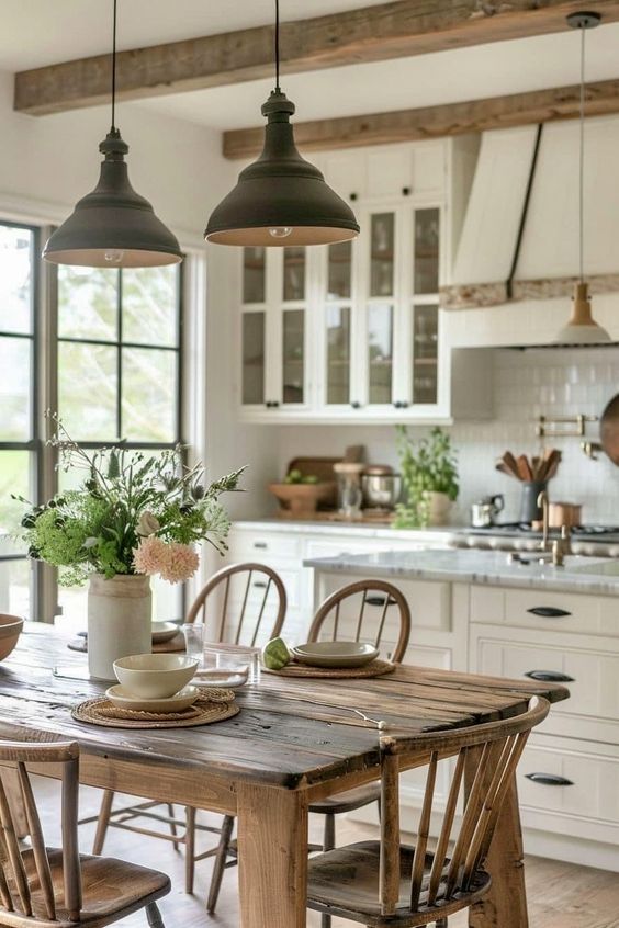 Dive into the cozy world of traditional farmhouse style with our expert guide. Discover how to blend rustic charm with modern flair to create a space that's all about warm welcomes and relaxed vibes. Your dreamy, homespun haven awaits!